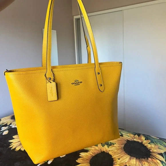 Coach F58846 Yellow with Silver Hardware City Zip Tote Bag in Pebbled Leather - Picture 1 of 7